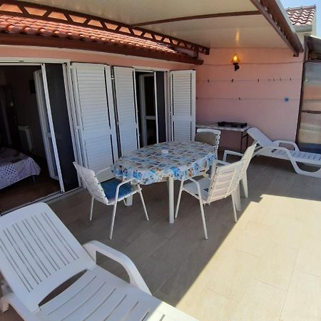 Guesthouse Brodarica Σίμπενικ Εξωτερικό φωτογραφία
