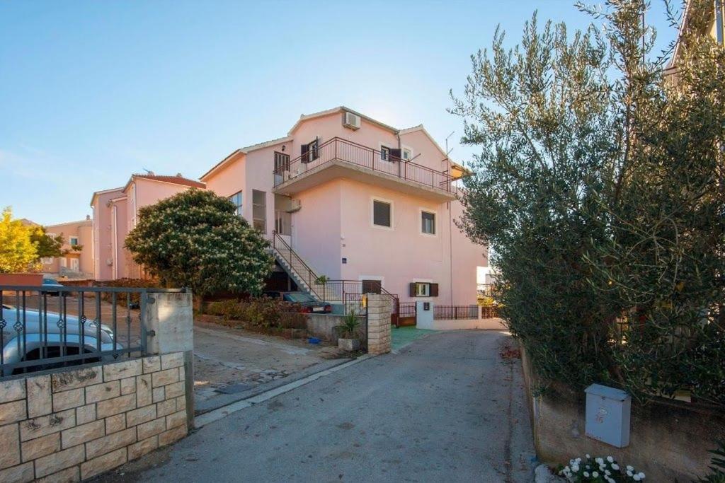 Guesthouse Brodarica Σίμπενικ Εξωτερικό φωτογραφία