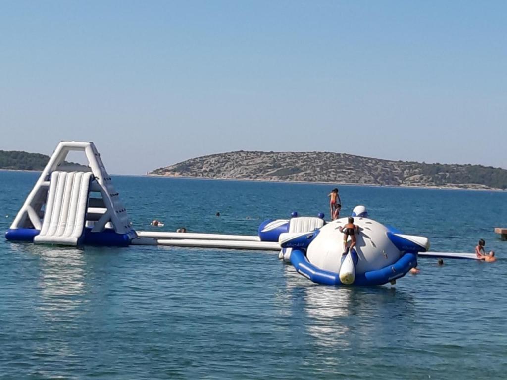 Guesthouse Brodarica Σίμπενικ Εξωτερικό φωτογραφία