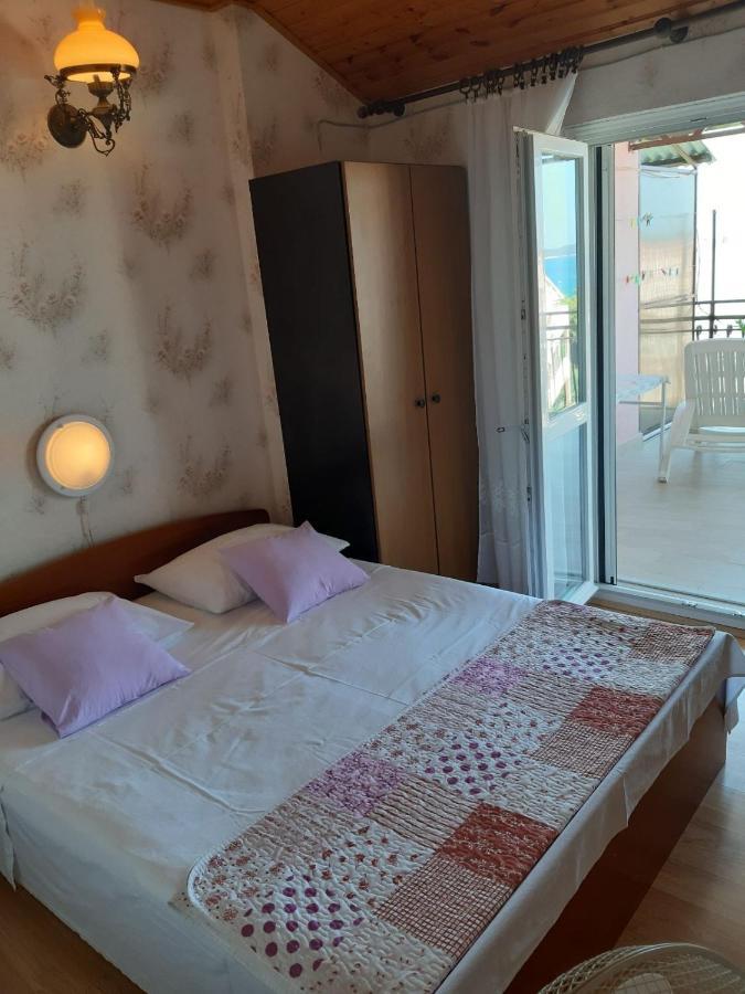 Guesthouse Brodarica Σίμπενικ Εξωτερικό φωτογραφία