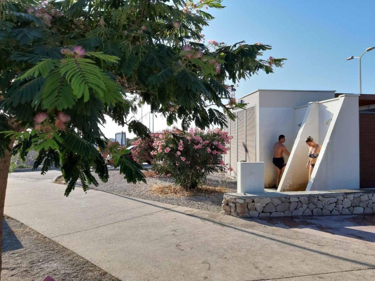 Guesthouse Brodarica Σίμπενικ Εξωτερικό φωτογραφία